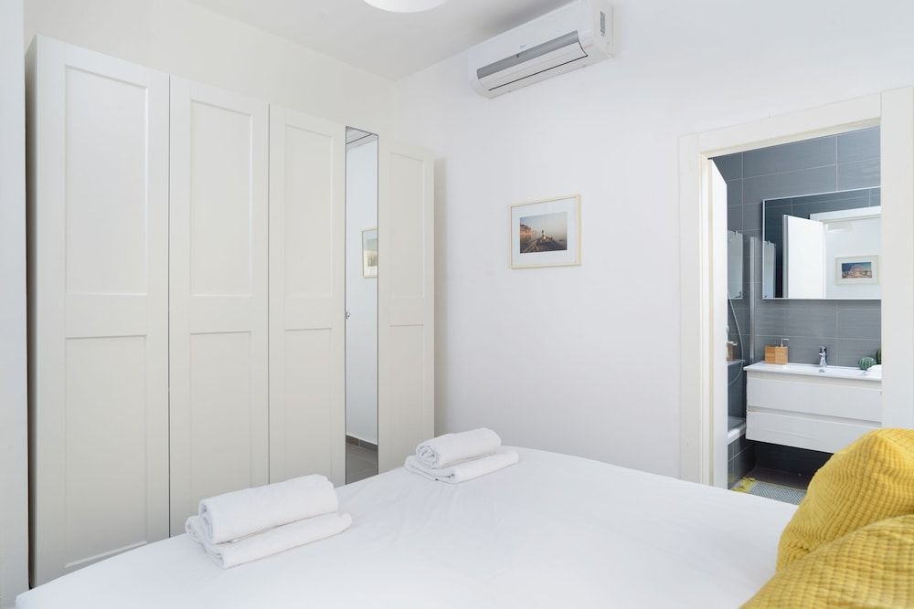 undefined New & Bright 2BR with Balcony near Beach 7