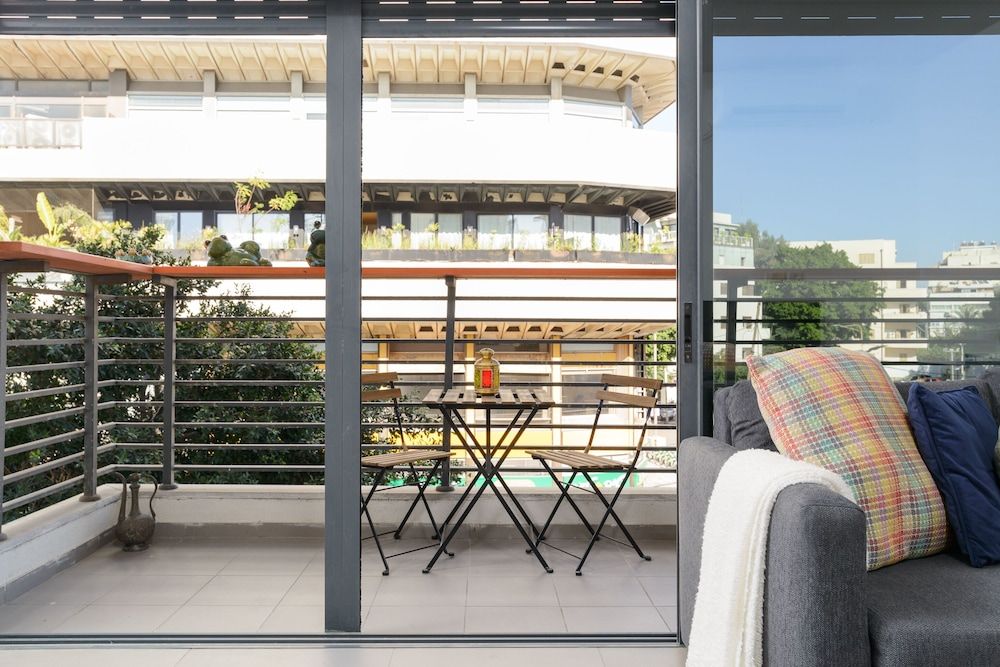 New & Bright 2BR with Balcony near Beach Comfort Apartment 15