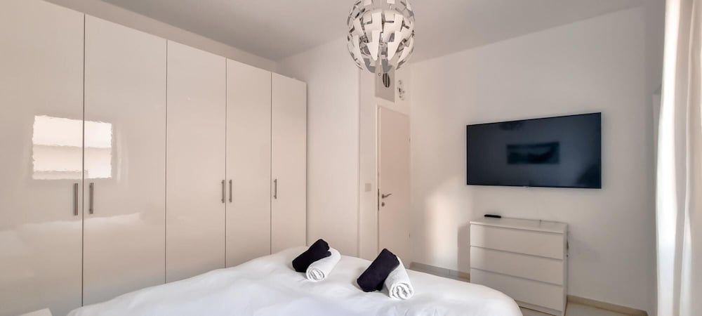 undefined Ben Yehuda Tulipe in Tel Aviv-yafo 10