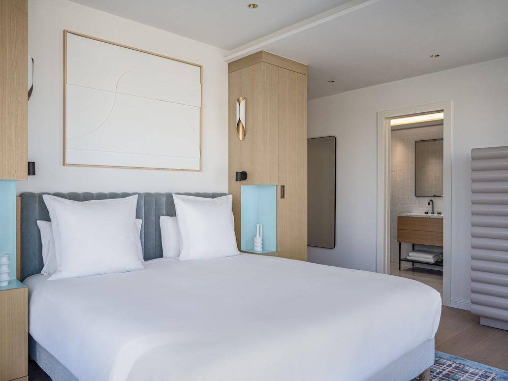 Deluxe Room, 1 King Bed