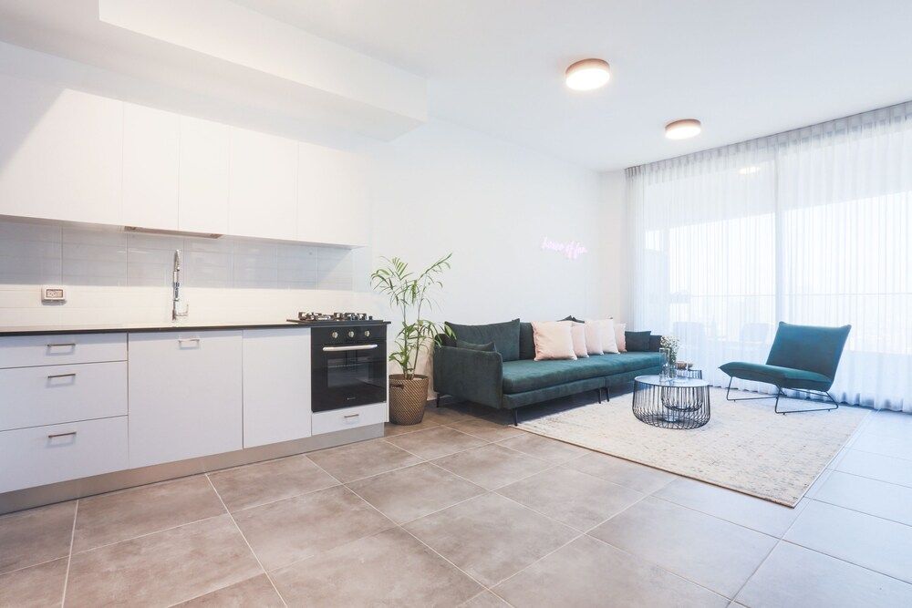 undefined AirTLV - Menachem Begin Apartment 8