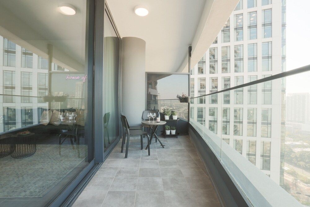 undefined AirTLV - Menachem Begin Apartment 7