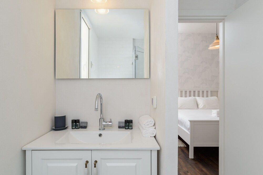 undefined Arlo by TLV2RENT 8