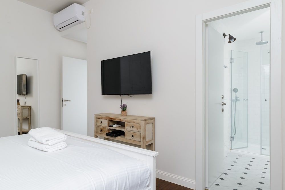 undefined Arlo by TLV2RENT 10