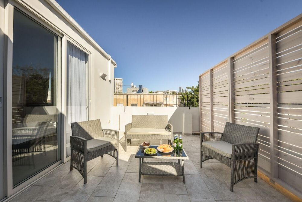 Vibrant and Modern Apartment in Tel Aviv Apartment 15