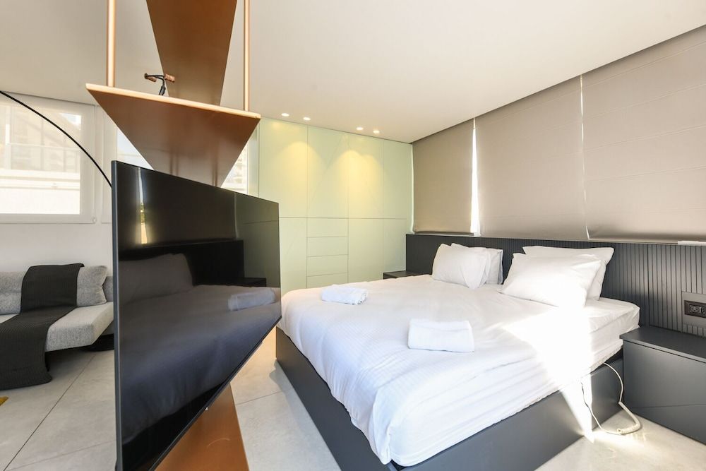 Vibrant and Modern Apartment in Tel Aviv Apartment 9