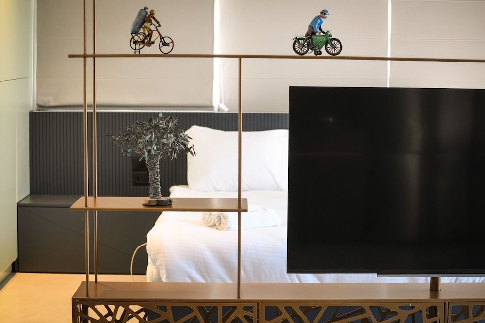 Vibrant and Modern Apartment in Tel Aviv Apartment 13