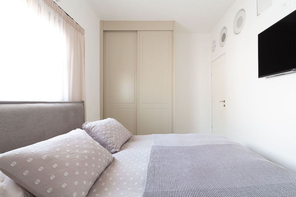 Ecletic by TLV2RENT Deluxe Apartment