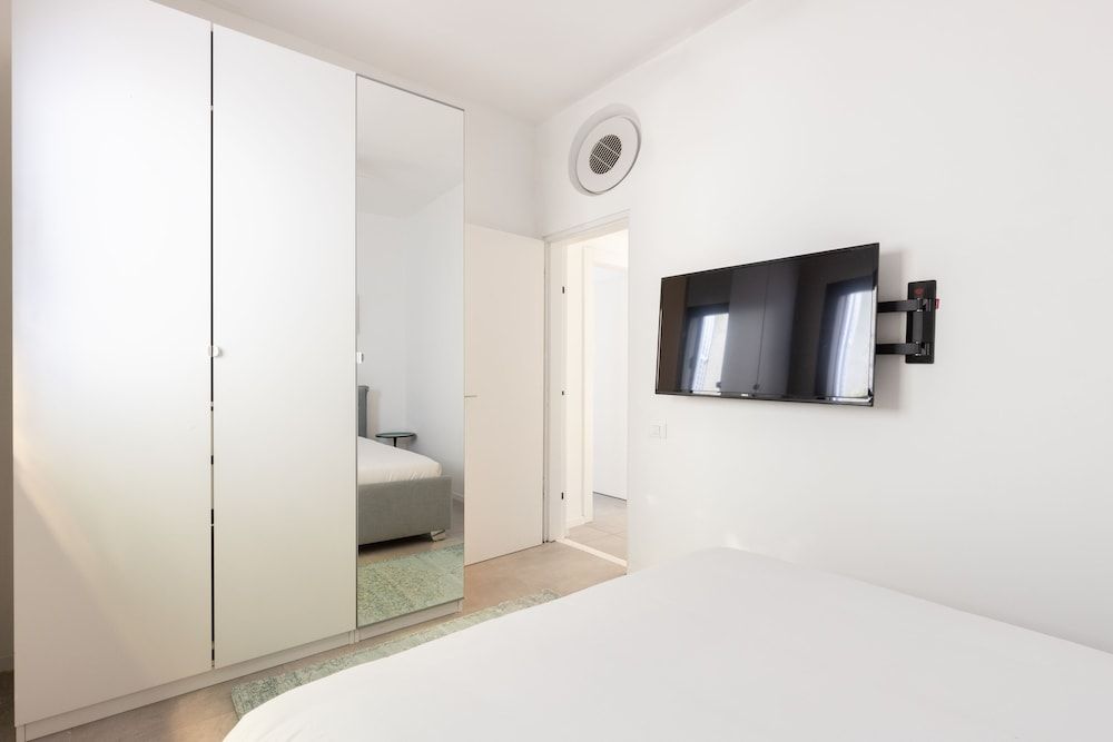 Ecletic by TLV2RENT Business Apartment 4