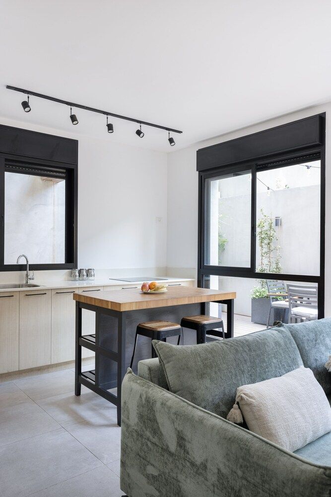 Ecletic by TLV2RENT Business Apartment 14