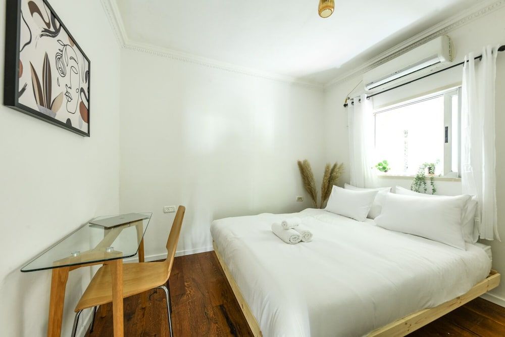 undefined Stylish and Modern 3BR TelAviv Apartment 10