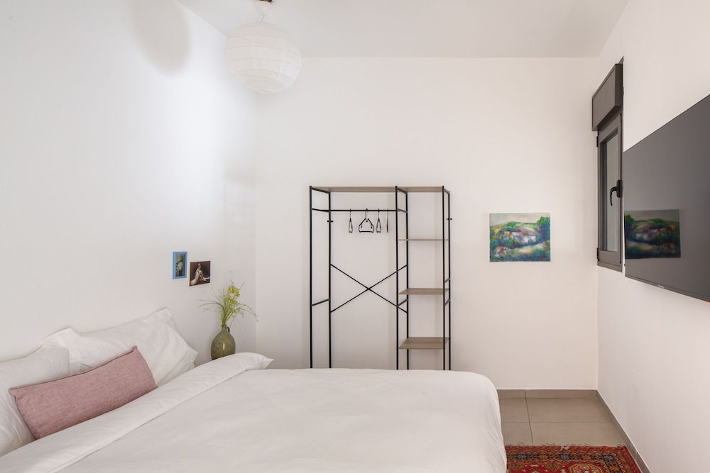 Cozy 2BDR with Parking Classic Apartment 11