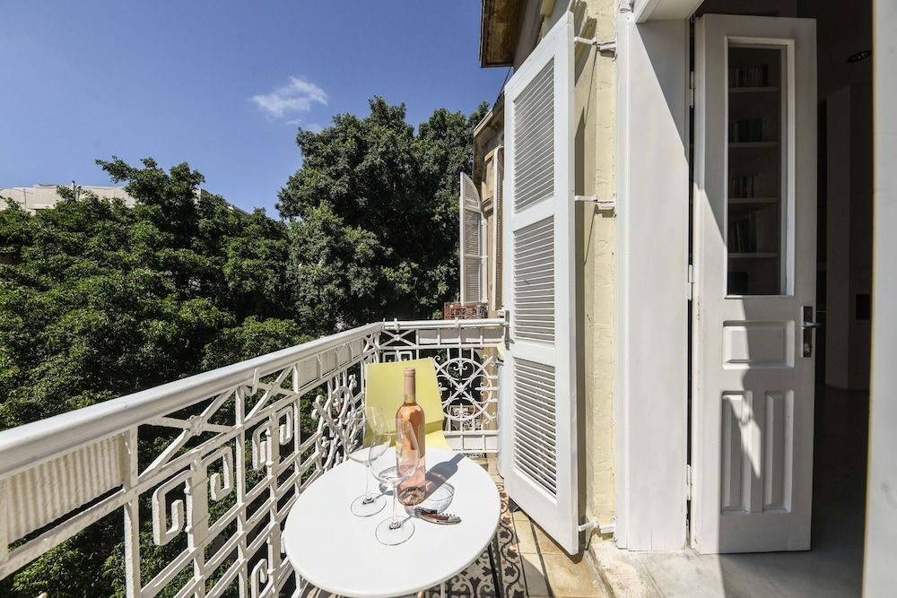 Modern & Bright 3BR apt with 2Balconies Apartment 8