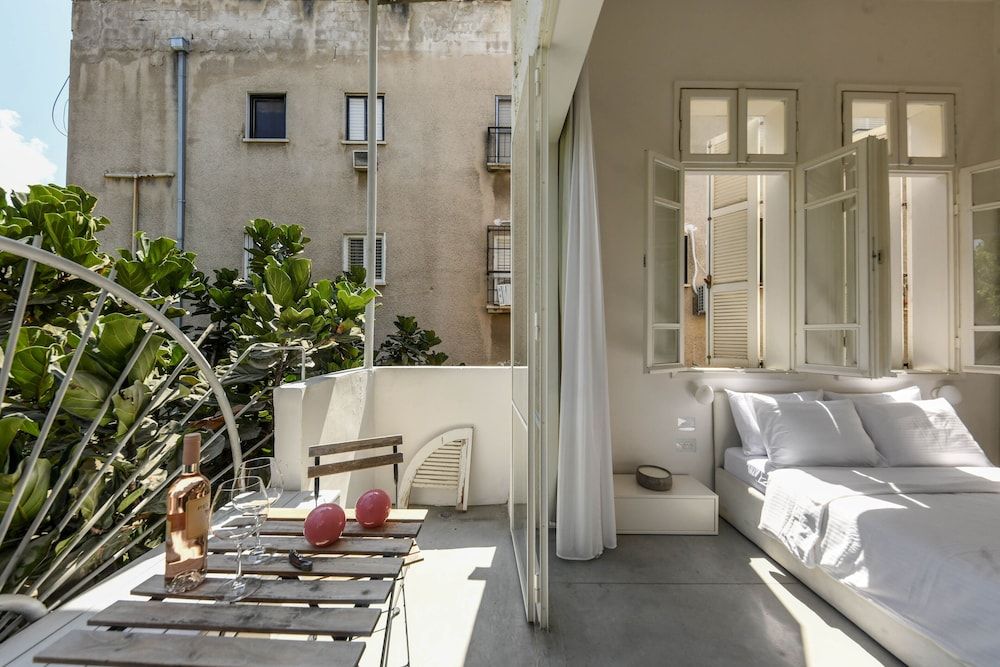 Modern & Bright 3BR apt with 2Balconies Apartment 11