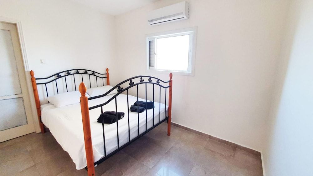 Masaryk Musk in Bat Yam Apartment 13