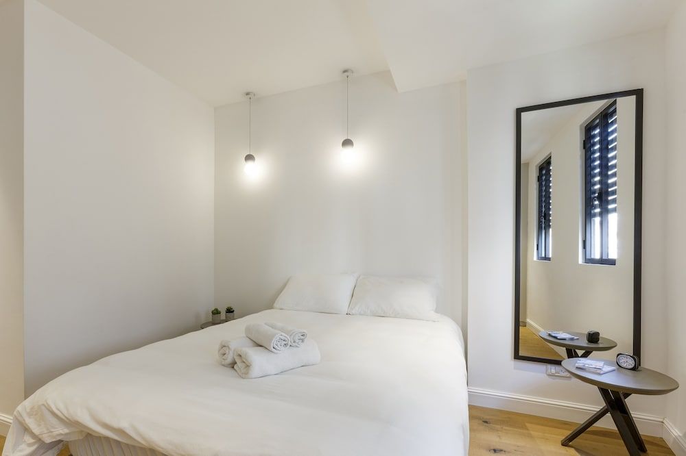 AirTLV-Bazel Apartment With Balcony City Apartment, Balcony, City View 5