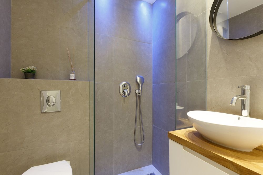 AirTLV-Bazel Apartment With Balcony City Apartment, Balcony, City View 13