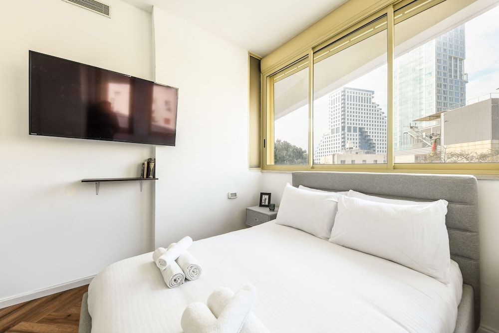undefined Beachside Charm on Ben Yehuda 2BR Apt 8
