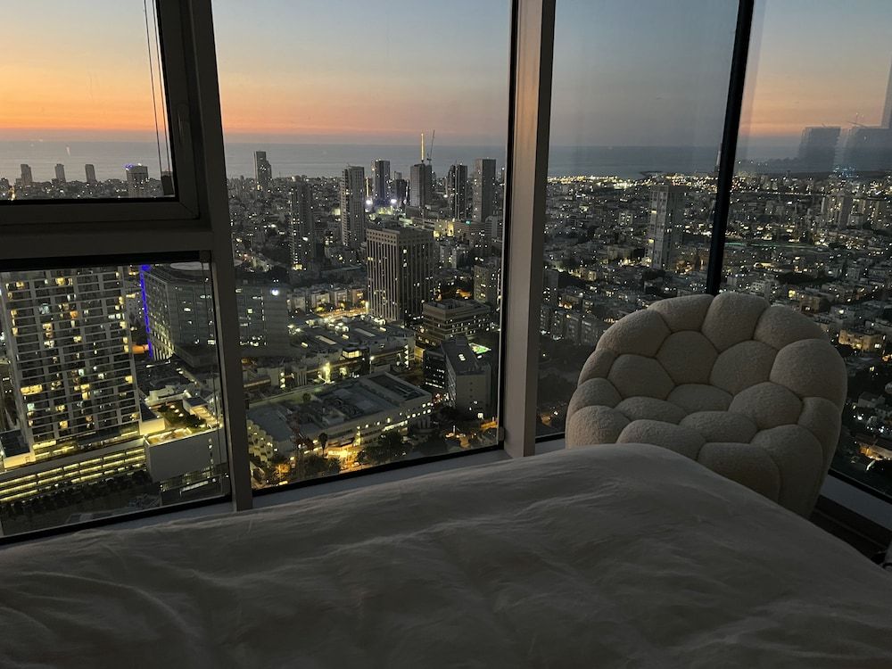 Prince Palace Tel Aviv Presidential Penthouse, 2 Bedrooms, Balcony, Sea View 10