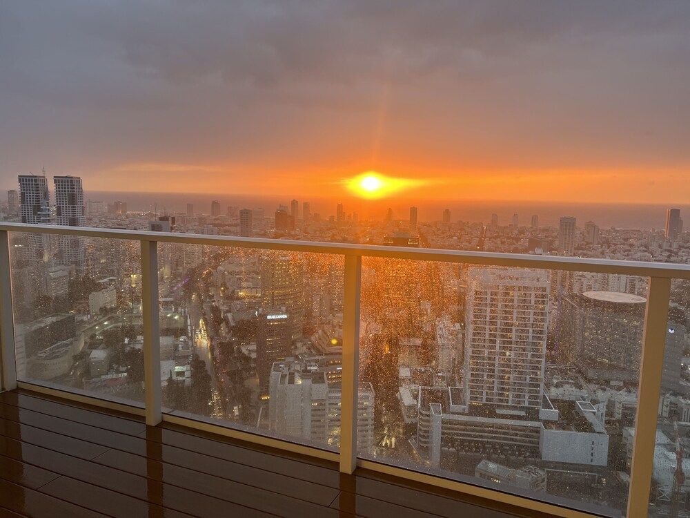 Prince Palace Tel Aviv Presidential Penthouse, 2 Bedrooms, Balcony, Sea View 11