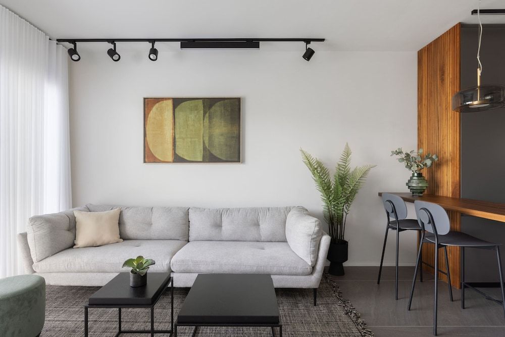 Skyline Serenity by tlv2rent Deluxe Apartment 14