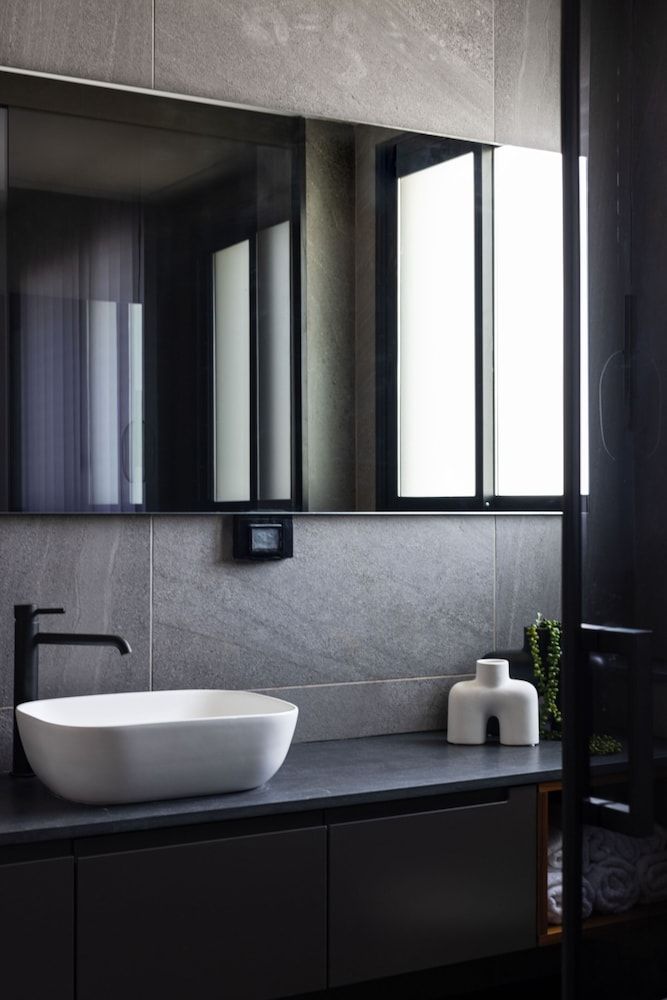 Skyline Serenity by tlv2rent Deluxe Apartment 26