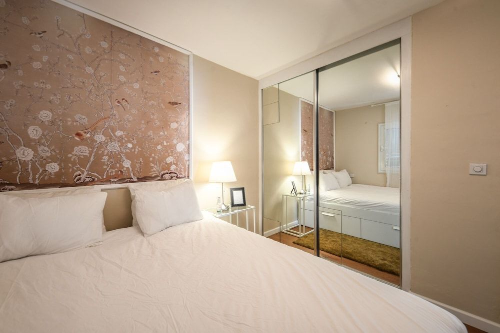 undefined Boutique 1BR Apt with parking 9