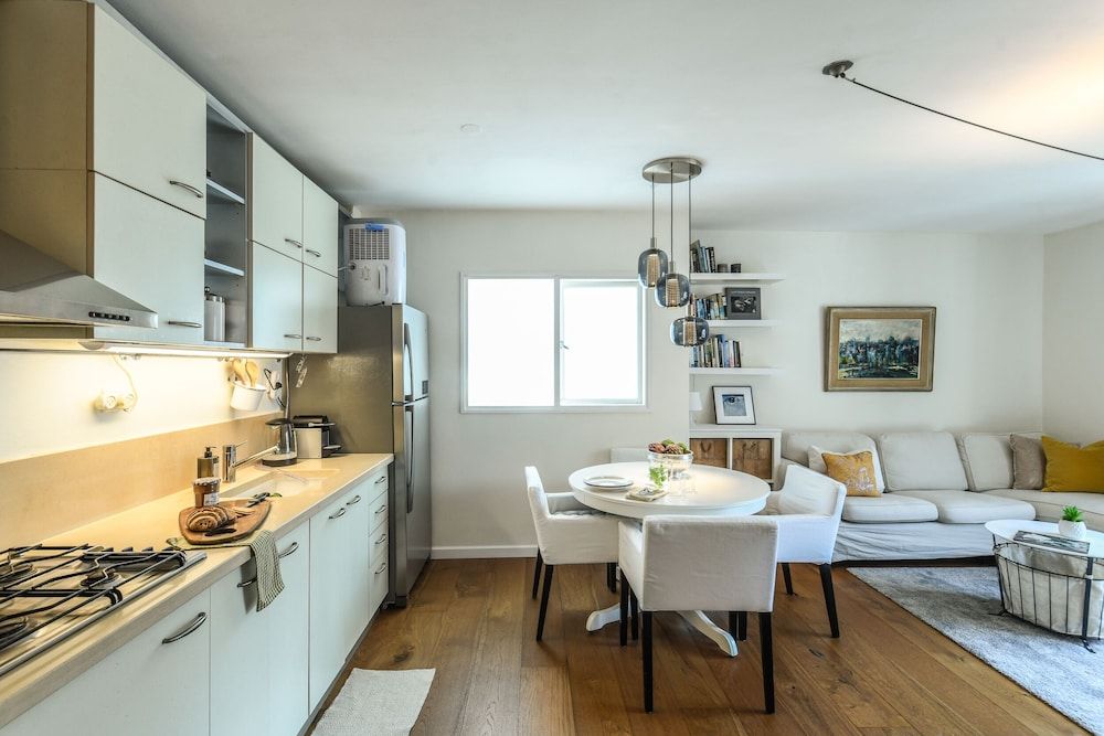 undefined Boutique 1BR Apt with parking 10