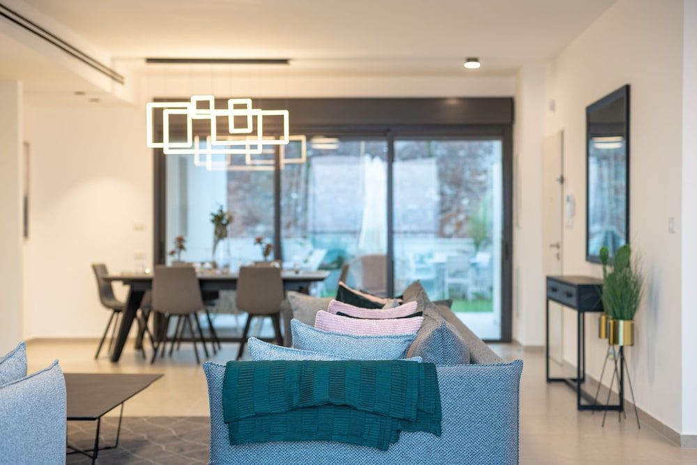 Dov Garden apartment with private pool Luxury Apartment 36