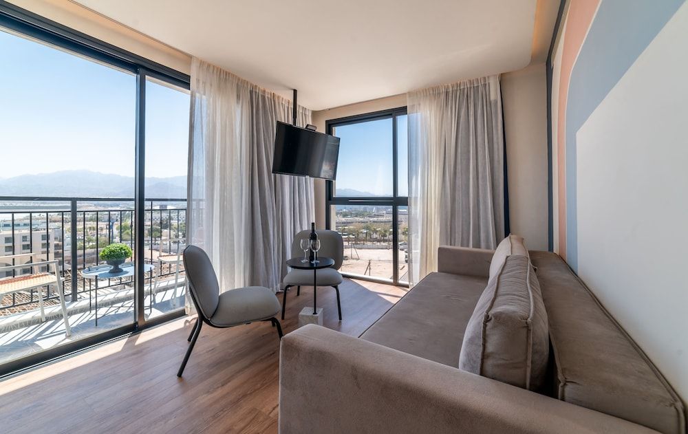 Stay Eilat - Adults Only Classic Suite, Balcony, City View 6