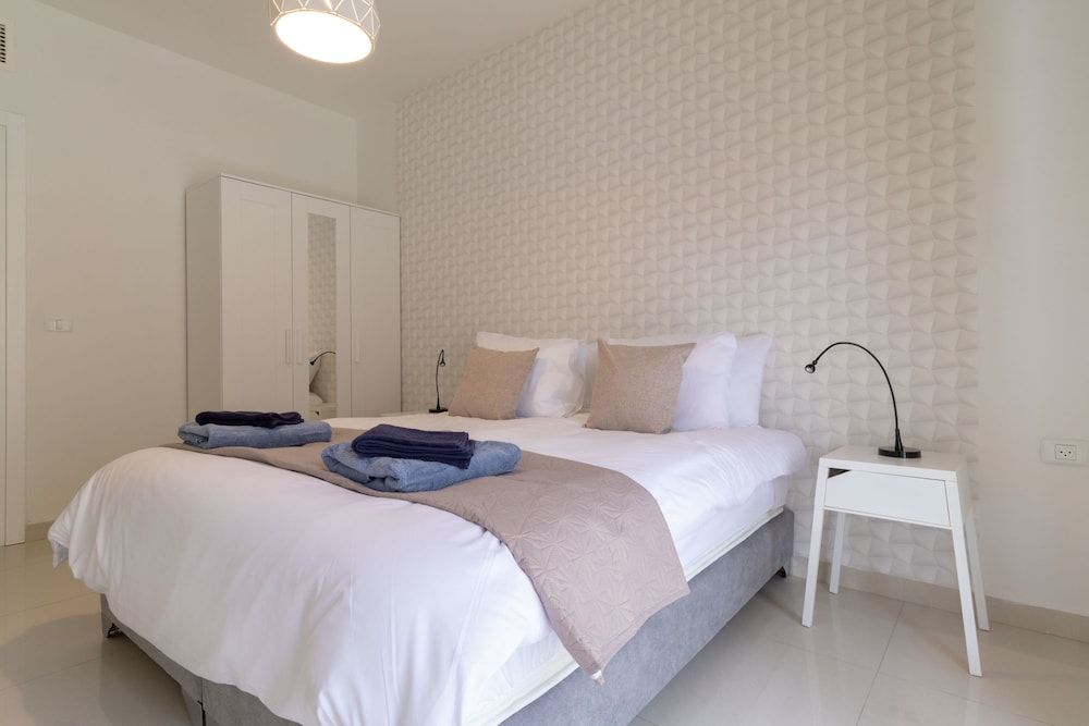 Deluxe Apartment, 3 Bedrooms, Garden View