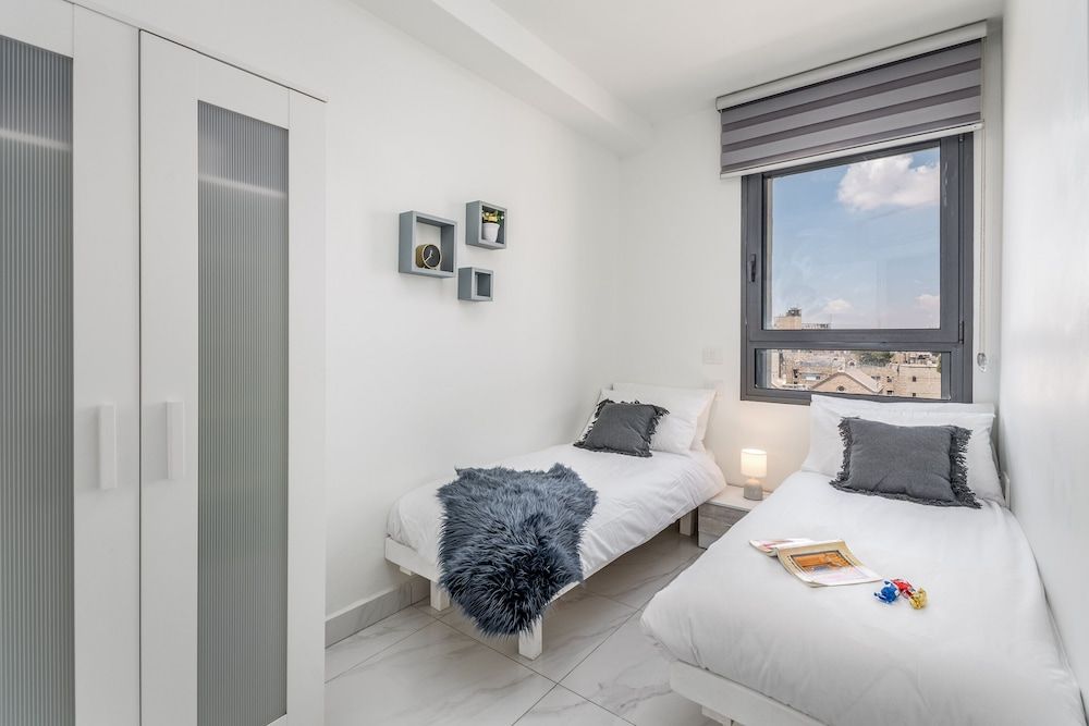 Luxury 2BDR in City Center - Even Israel st 3 - #54