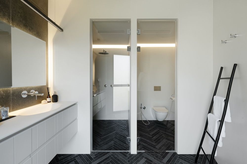 The Y House Luxury Villa 8