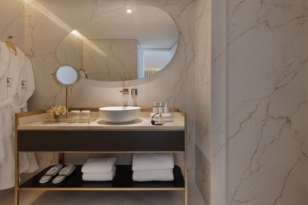 Theatron Jerusalem Hotel & Spa - MGallery Collection Deluxe Room, 1 King Bed 5
