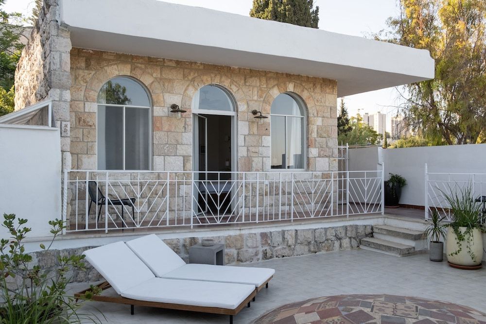 KHAN EIN KAREM BOUTIQUE HOTEL Deluxe Double Room, Terrace, Mountain View 8