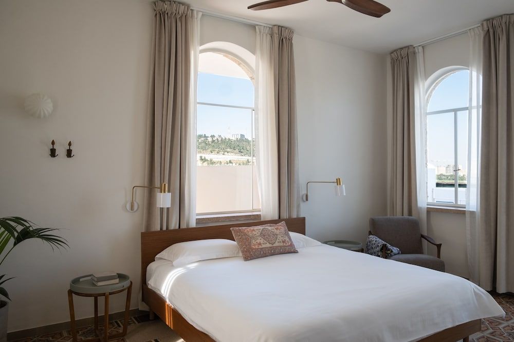 KHAN EIN KAREM BOUTIQUE HOTEL Deluxe Double Room, Terrace, Mountain View 2