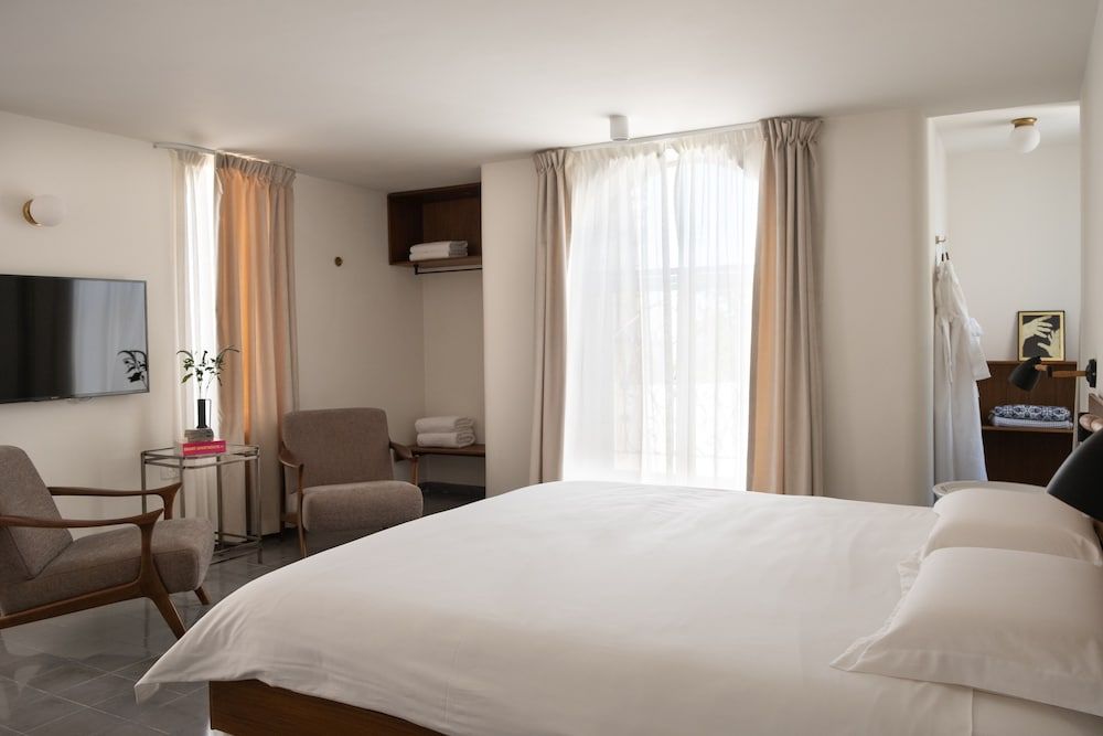 KHAN EIN KAREM BOUTIQUE HOTEL Deluxe Suite, Balcony, Mountain View 3