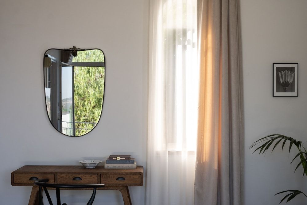 KHAN EIN KAREM BOUTIQUE HOTEL Deluxe Double Room, Terrace, Mountain View 3