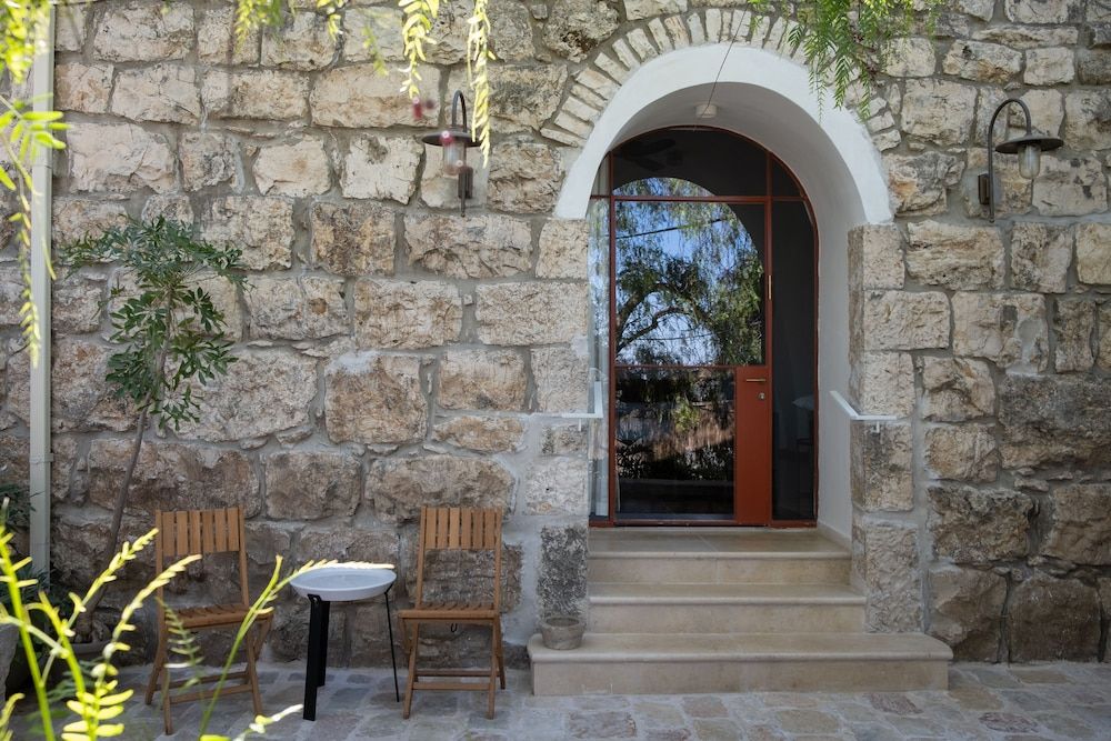 KHAN EIN KAREM BOUTIQUE HOTEL Deluxe Double Room, Terrace, Mountain View 2 6