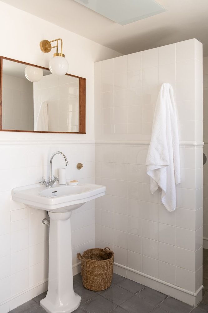 KHAN EIN KAREM BOUTIQUE HOTEL Deluxe Suite, Balcony, Mountain View 9