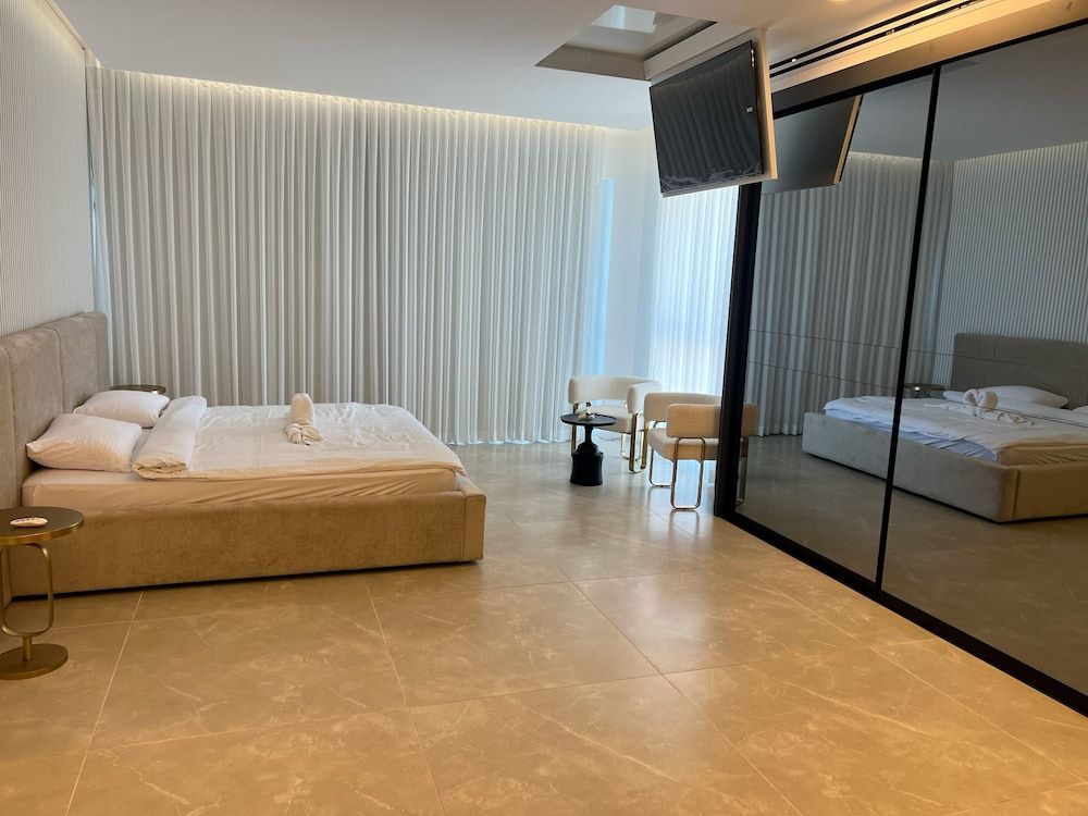 Panoramic Penthouse, 3 Bedrooms, Jetted Tub, Sea View