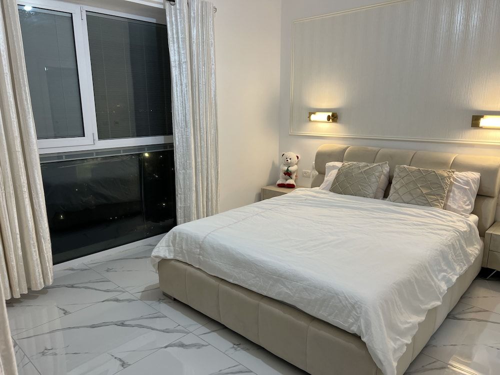 Royal Penthouse, 3 Bedrooms, Balcony, Sea View