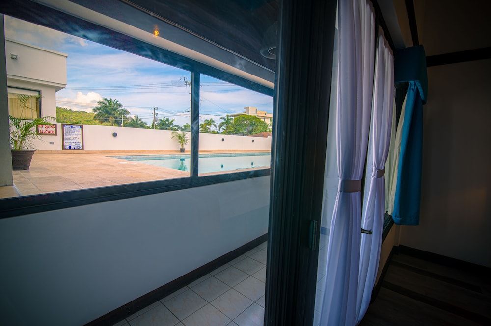 Sago Palm Hotel Westmoreland King Large 4