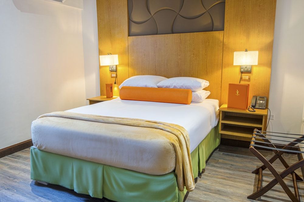 Sago Palm Hotel Main Deluxe Queen Junior Suite 3