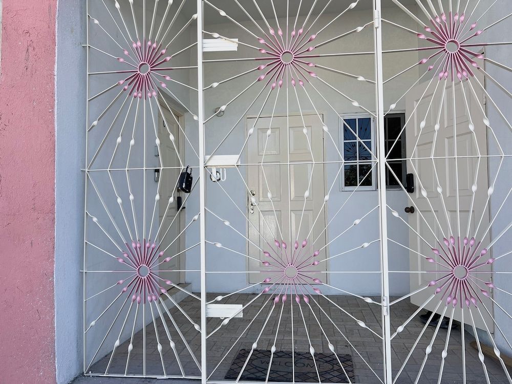 A taste of Jamaica Lavern place