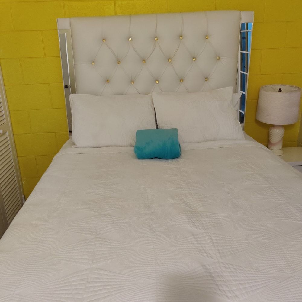 Fisherman's Point Ocean View Hotel Deluxe Apartment 2