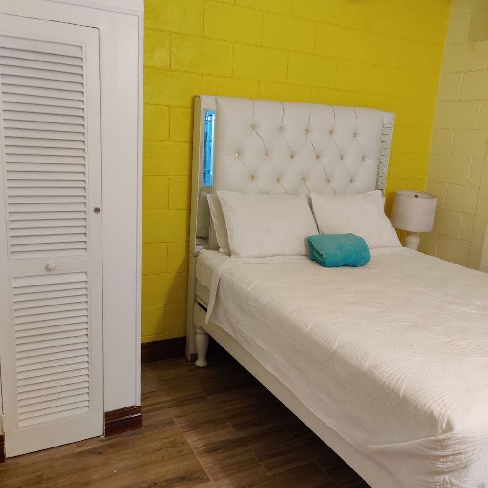 Fisherman's Point Ocean View Hotel Deluxe Apartment 5