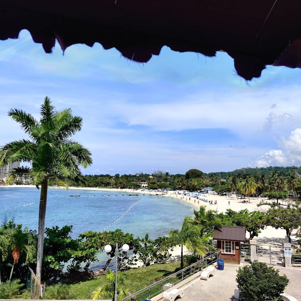 Fisherman's Point Ocean View Hotel Family Apartment, 2 Bedrooms, Non Smoking, Ocean View 17