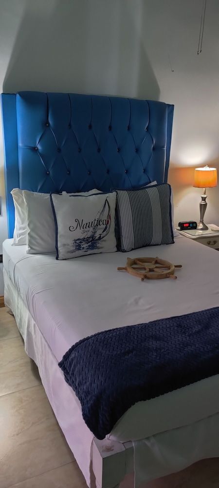 Fisherman's Point Ocean View Hotel Family Apartment, 2 Bedrooms, Non Smoking, Ocean View 3