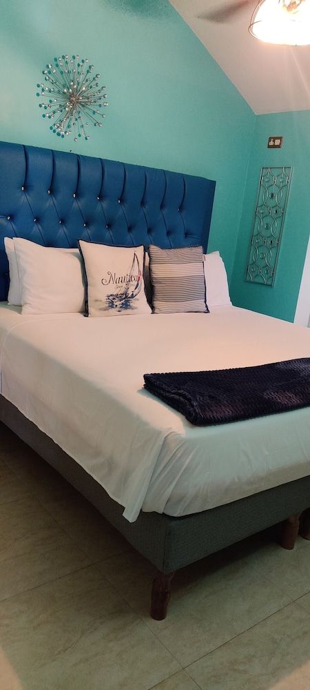 Fisherman's Point Ocean View Hotel Family Apartment, 2 Bedrooms, Non Smoking, Ocean View 4